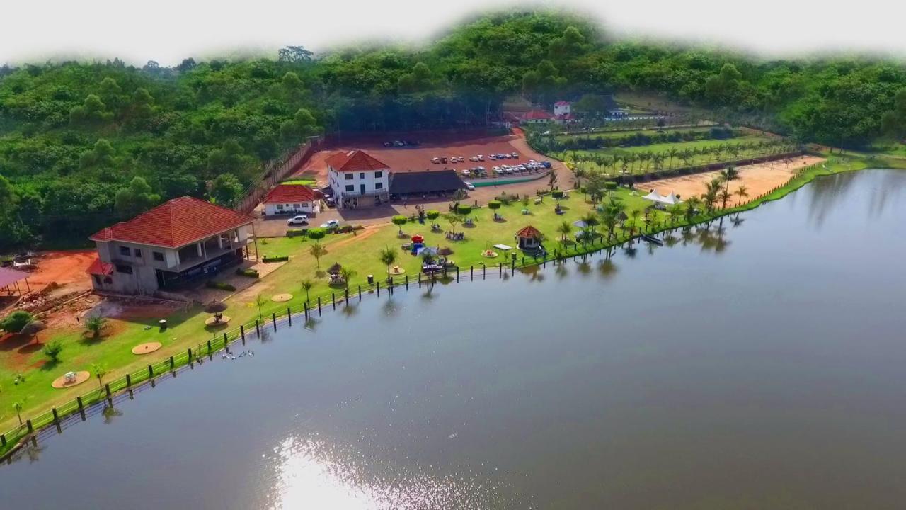 Forest Park Resort Buloba Esterno foto